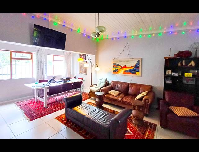 3 BEDROOM FREEHOLD FOR SALE IN KLEINMOND CENTRAL